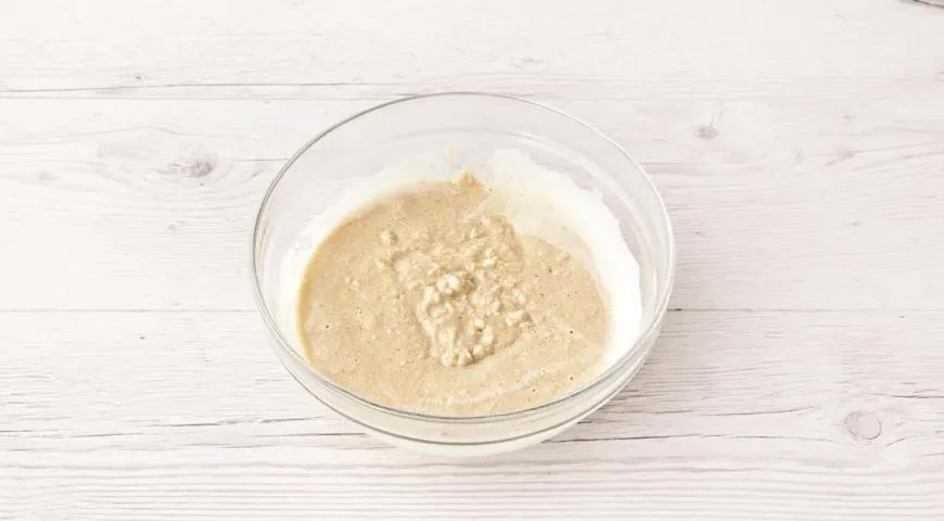 Миндальные кексы с малиной: шаг 3