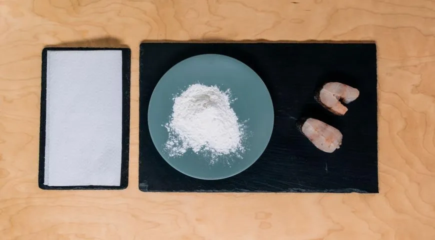 Мини-стейки из чёрного гренадёра с гречкой и морковью: шаг 3