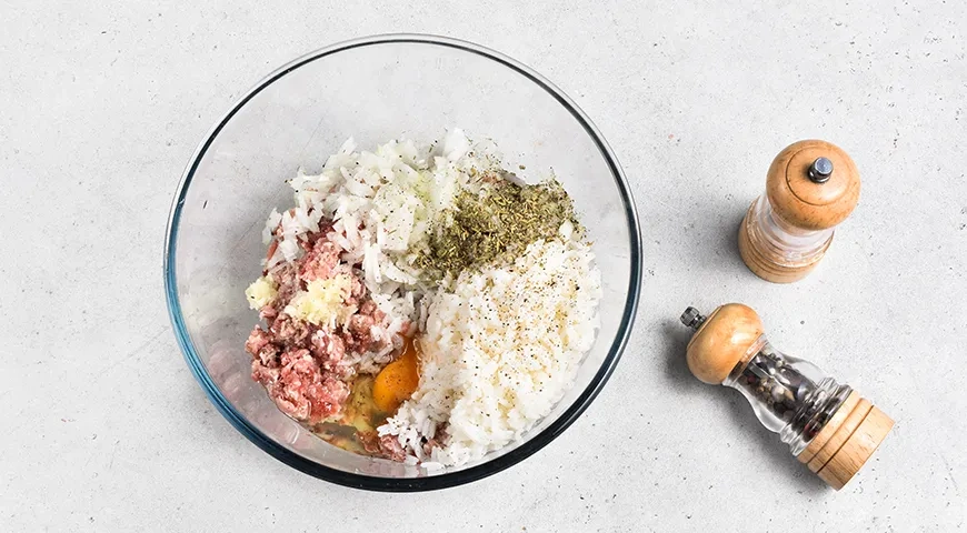 Мясные тефтели в томатном соусе: шаг 3