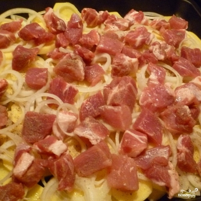 Шаг 3: Мясо пофранцузски с картофелем