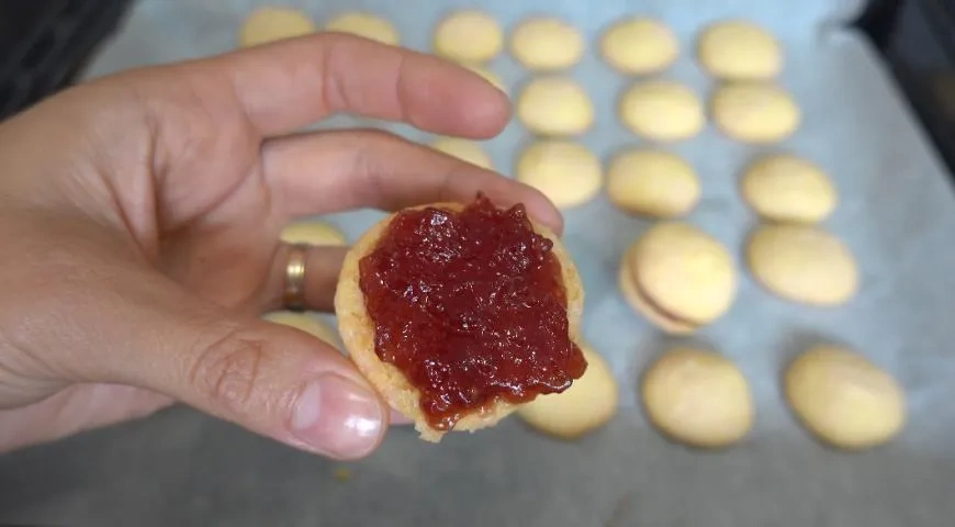 Нежнейшее итальянское печенье с джемом: шаг 3