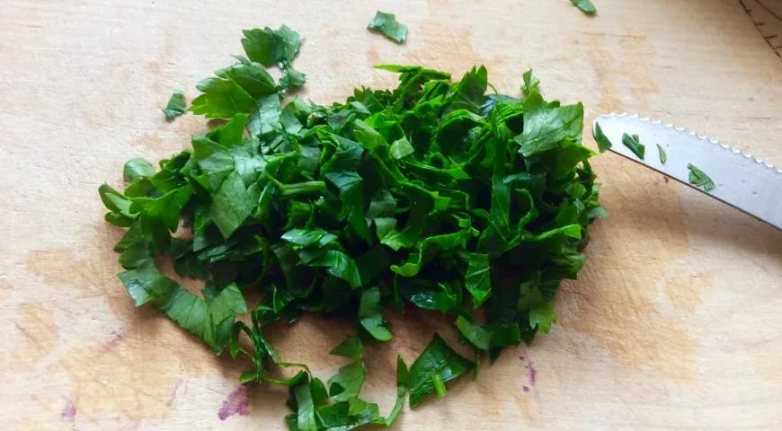 Огуречный салат с тунцом: шаг 3