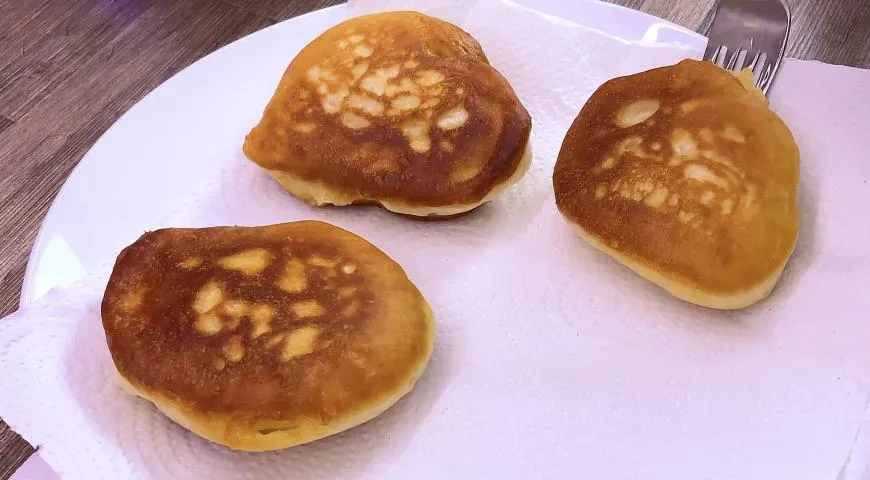 Простые оладьи на кефире: шаг 3