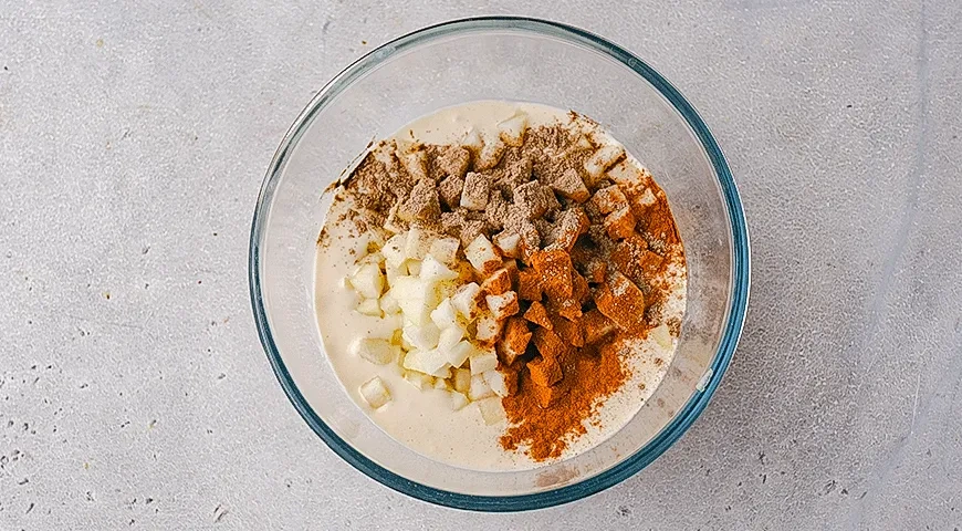 Оладьи на минеральной воде с грушей: шаг 3