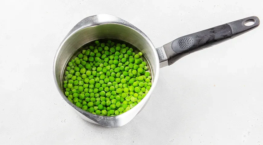 Оливье с сыром: шаг 3