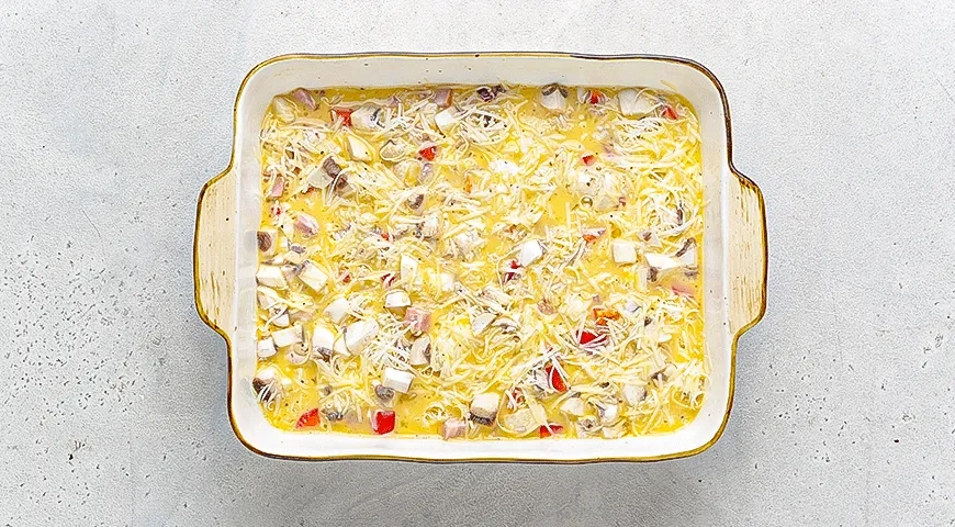 Омлет с ветчиной, грибами и сыром в духовке: шаг 3