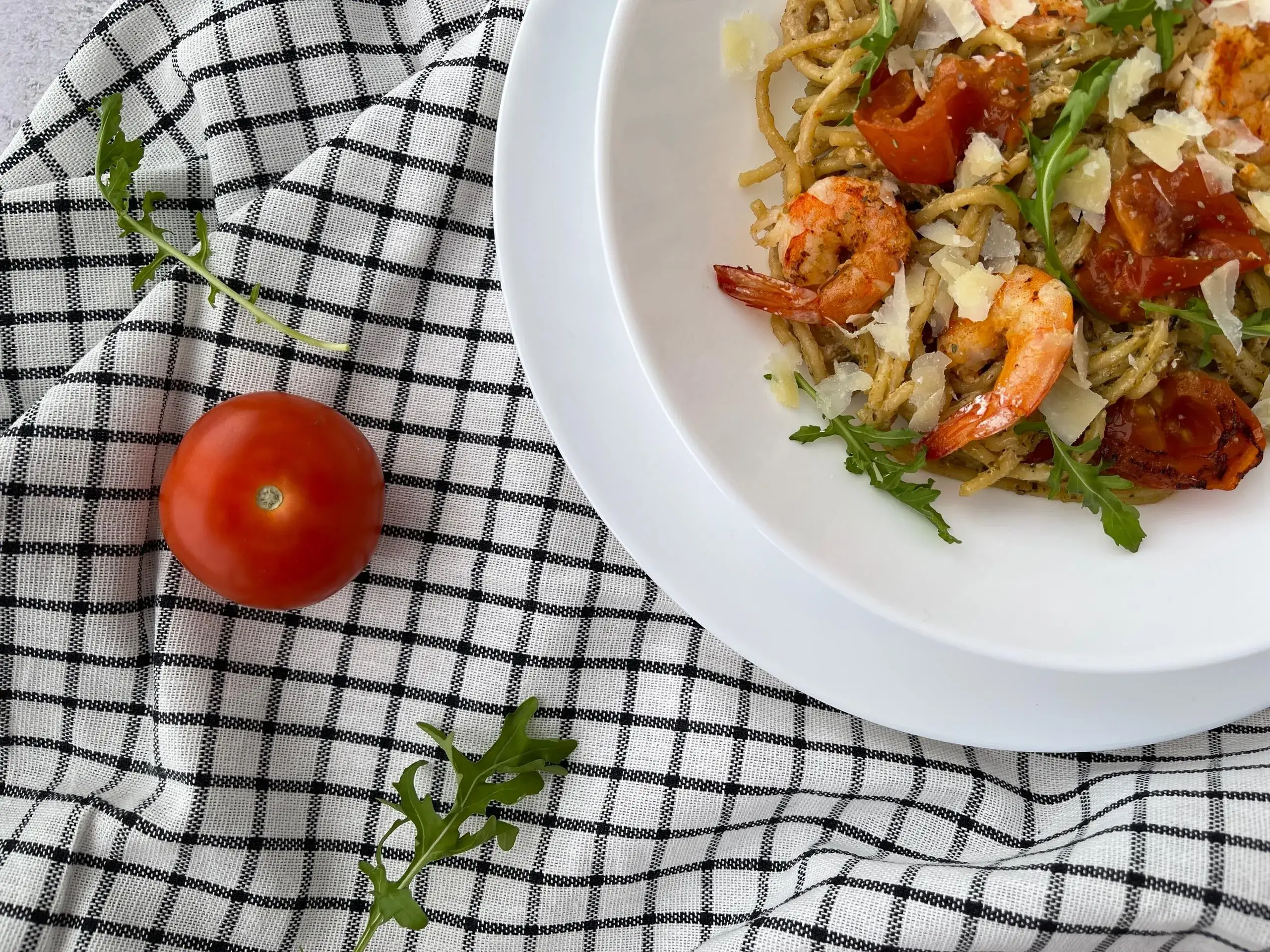 Шаг 3: Паста с соусом песто и креветками