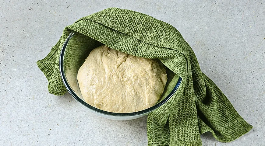 Пирог из булочек «Рождественский венок»: шаг 3