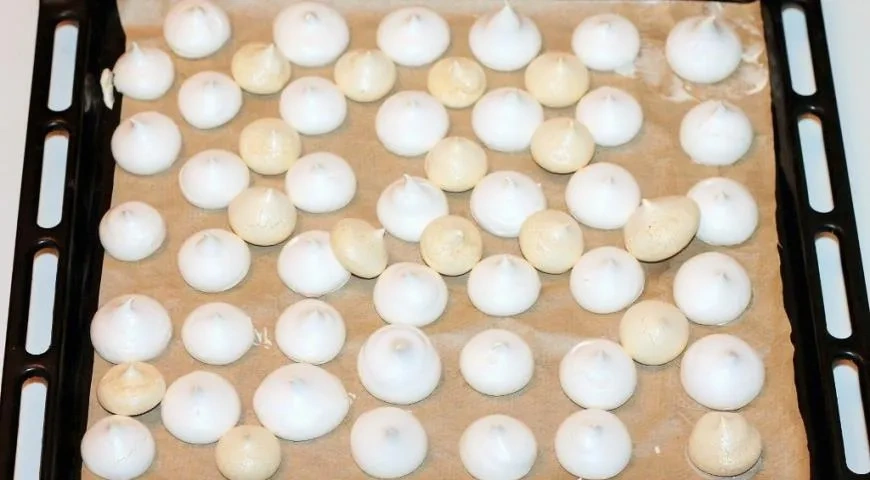 Пирог "Муравейник" с безе и джемом "Махеевъ" к 8 марта: шаг 3