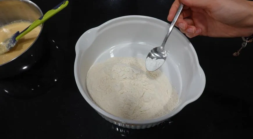 Пирог с ягодами по семейному рецепту: шаг 3