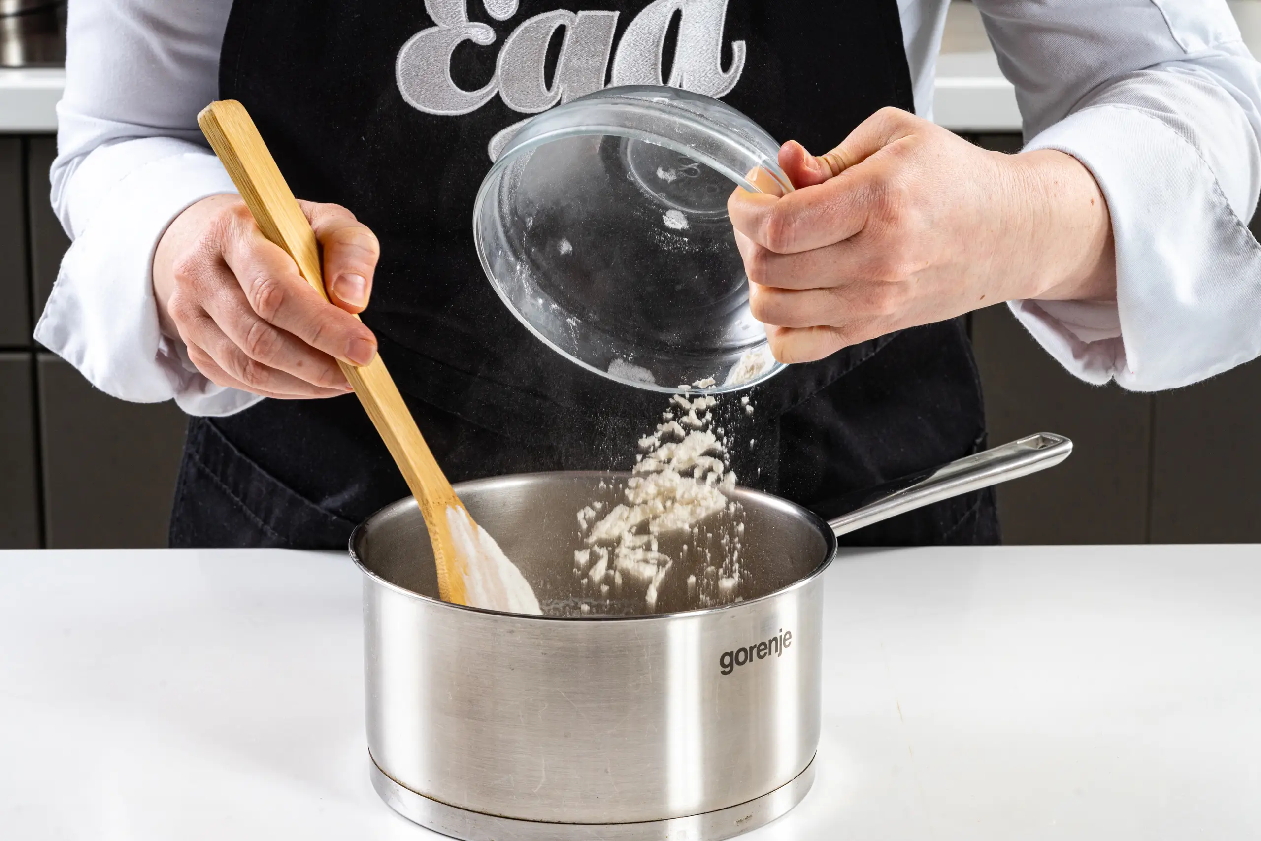 Шаг 3: Пирожные «Лебеди»