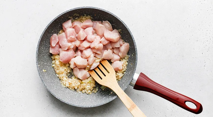 Птитим с курицей в сливочном соусе: шаг 3