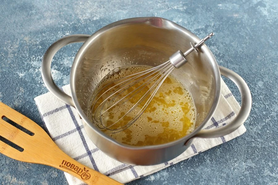 Шаг 3: Пышные без дрожжевые оладьи на кефире