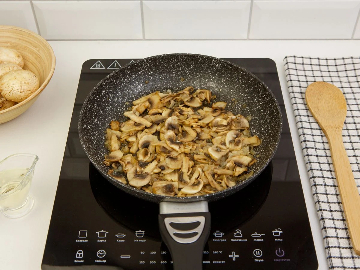 Шаг 3: Пюре с грибами и зеленью