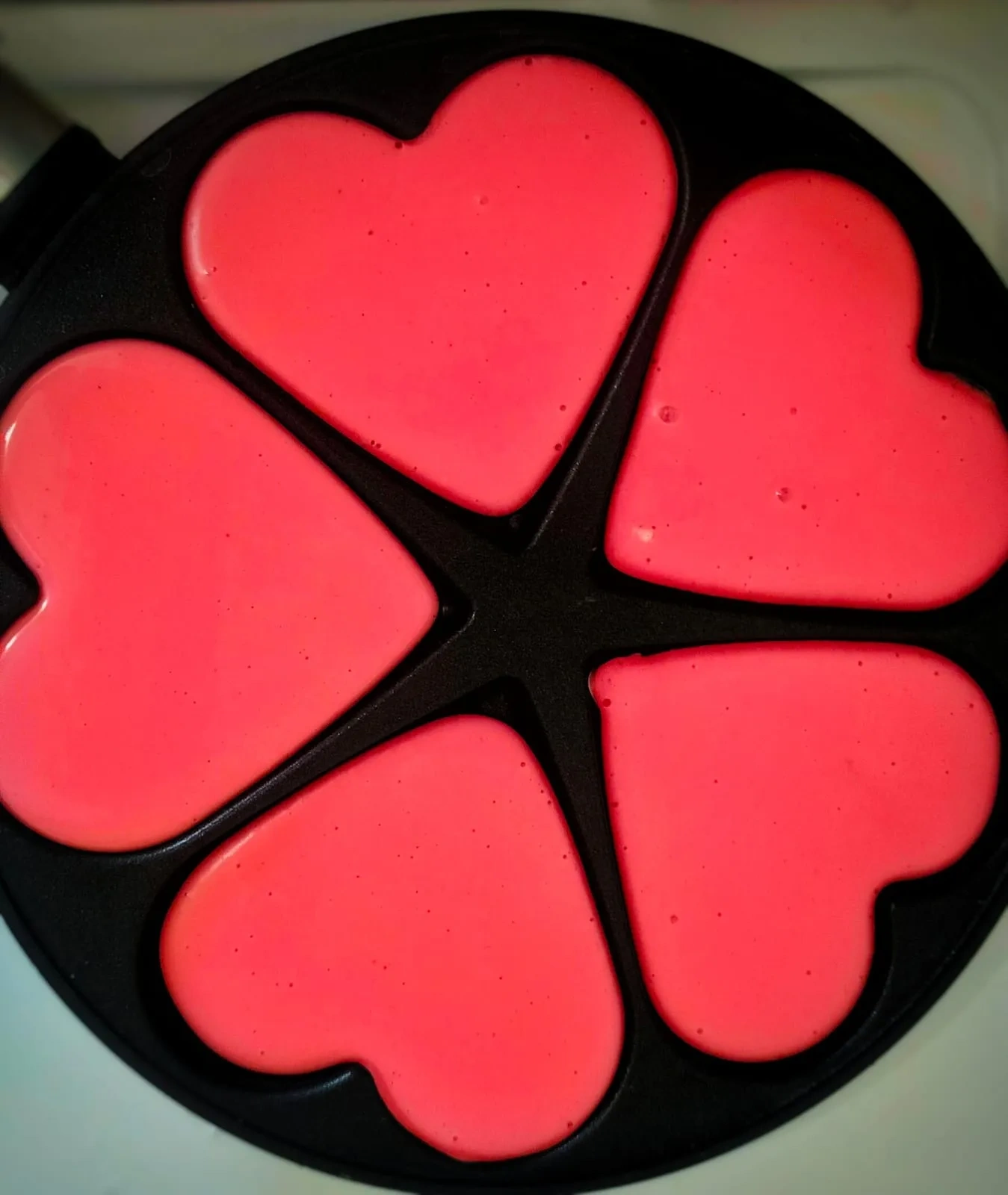 Розовые панкейки Сердечки: шаг 3