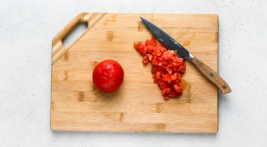 Рубленные куриные котлеты с помидорами: шаг 3