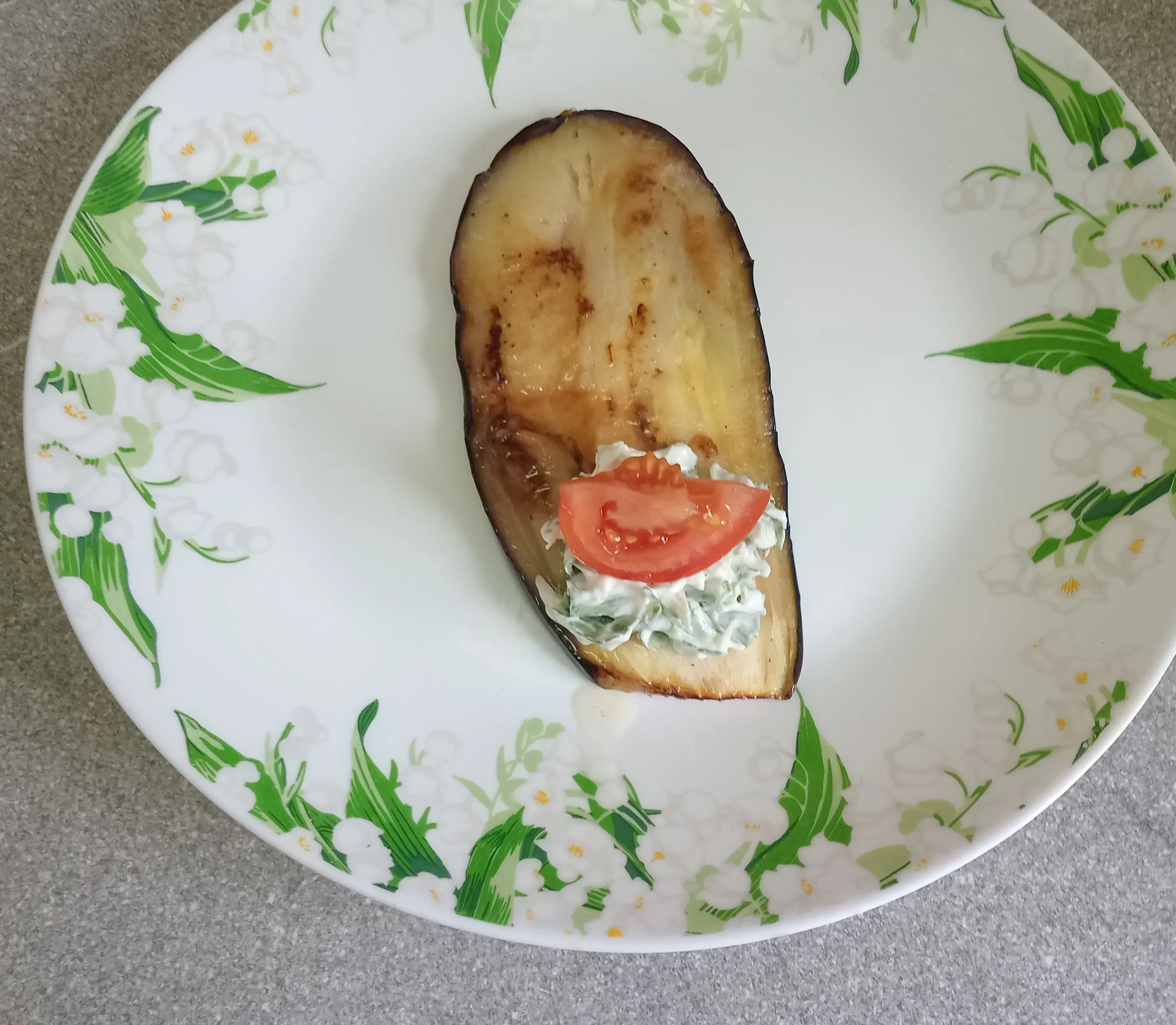 Рулетики из баклажанов с гранатом: шаг 3