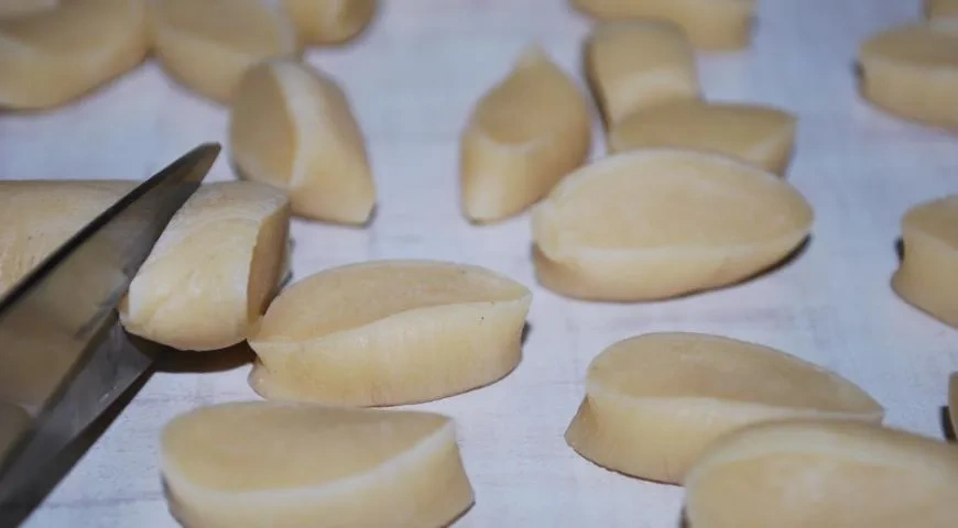 Салат из орекьетте с зеленью и яйцом: шаг 3