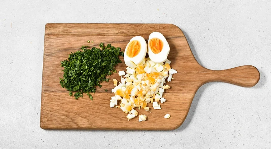 Салат-коктейль с ветчиной, огурцом и сыром: шаг 3