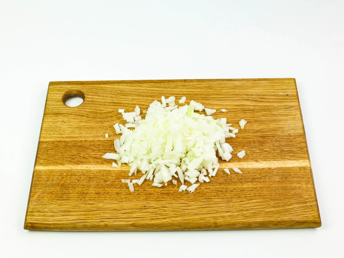 Шаг 3: Салат «Мимоза» с сайрой