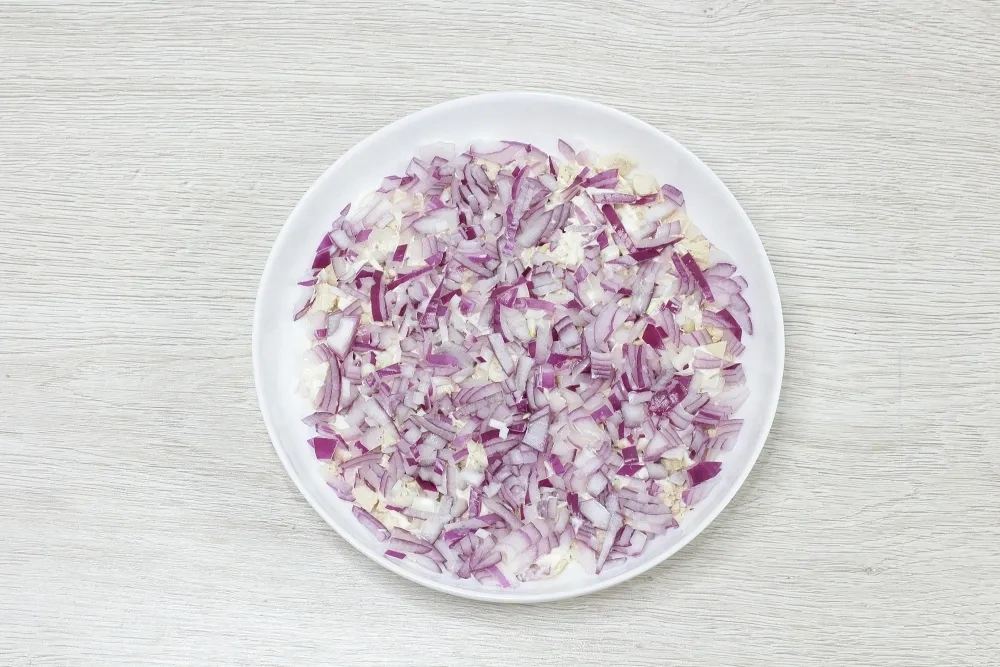 Салат «Новогодние часы»: шаг 3