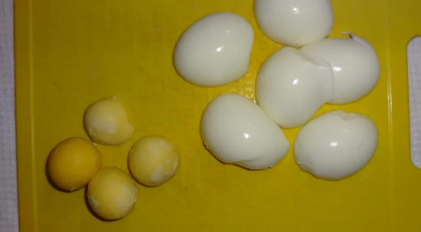 Салат "Одуванчики": шаг 3