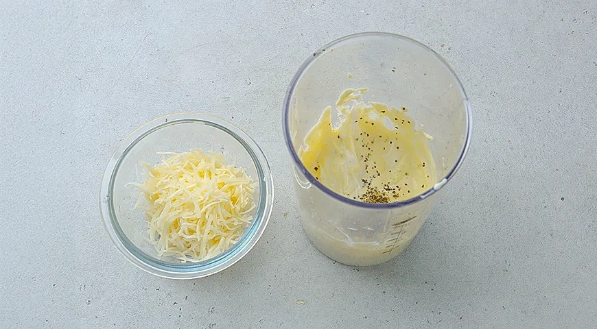 Салат романо с тунцом, сыром и помидорами: шаг 3