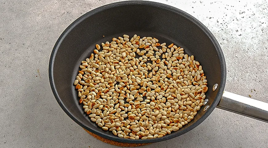 Салат с инжиром, прошутто и сыром: шаг 3