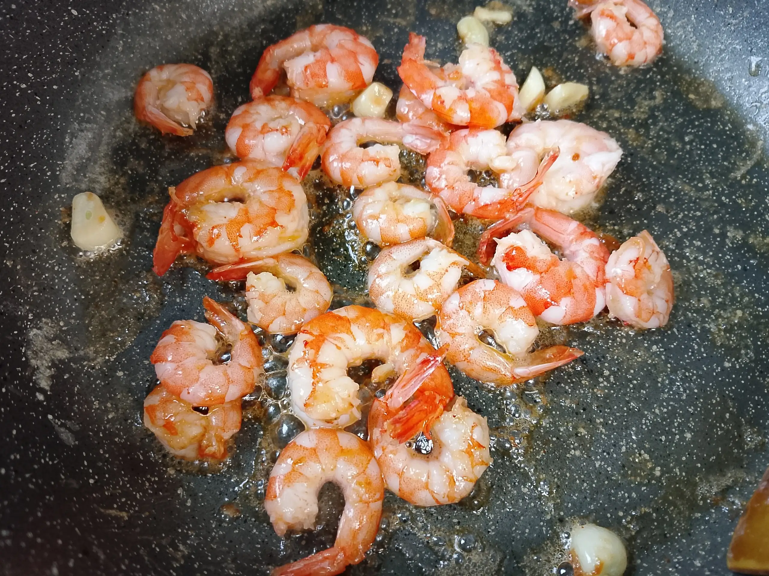 Шаг 3: Салат с креветками