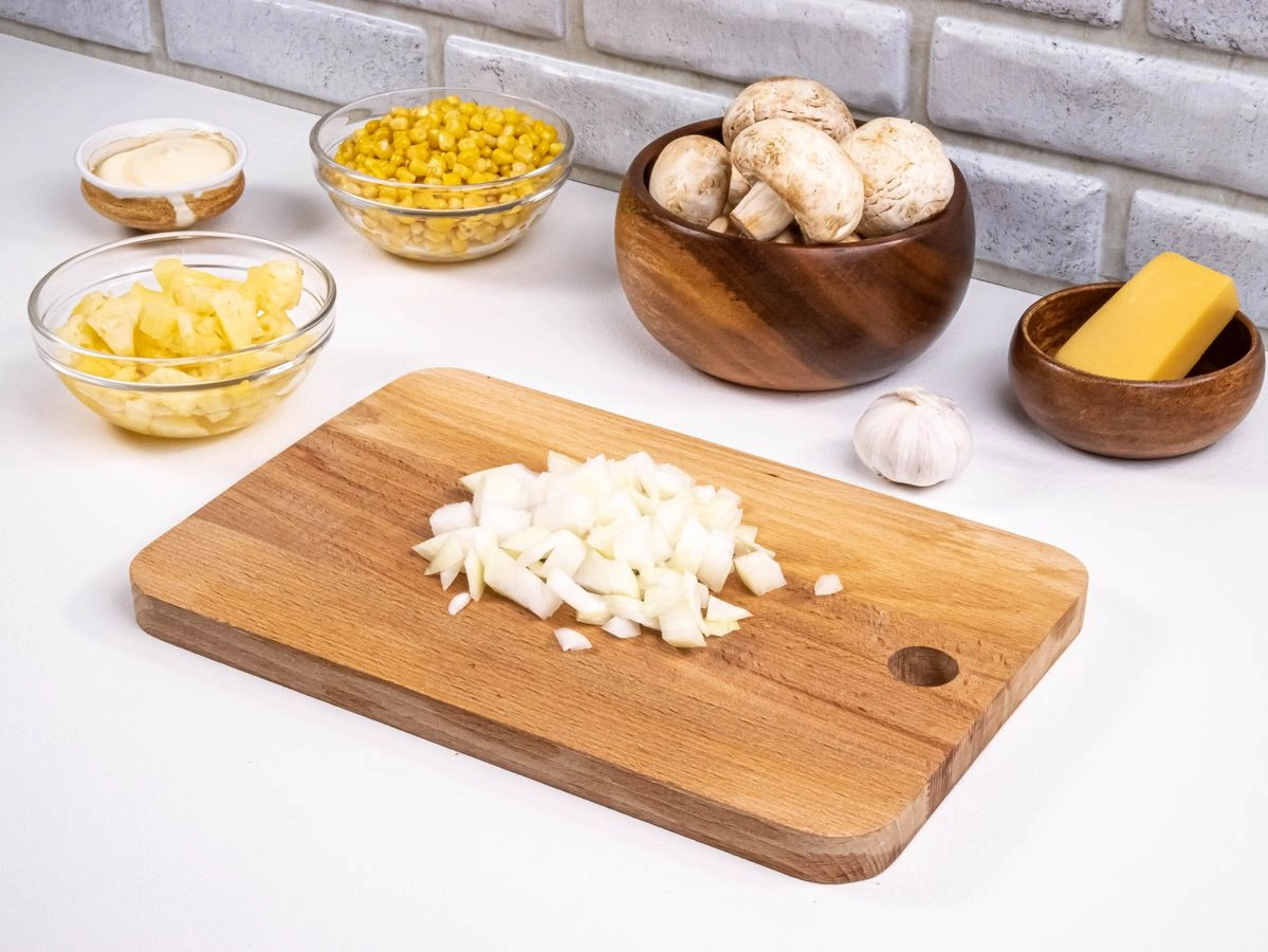 Шаг 3: Салат с курицей и ананасами