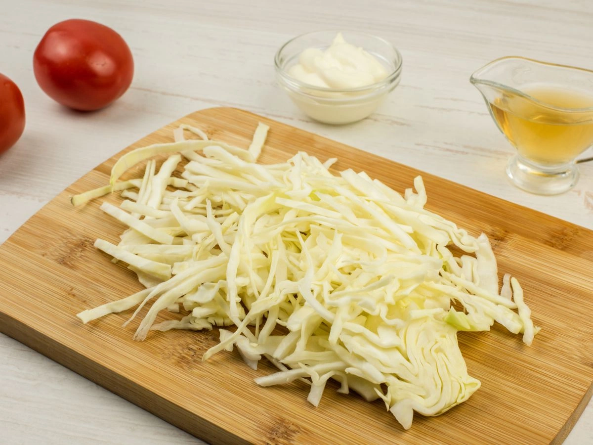 Шаг 3: Салат с сельдереем и капустой