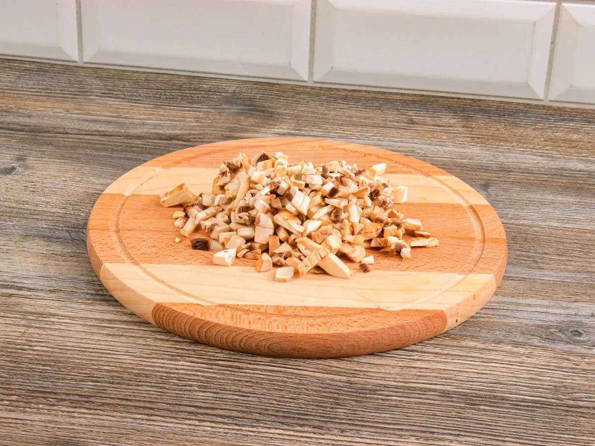 Шаг 3: Салат с шампиньонами и фасолью