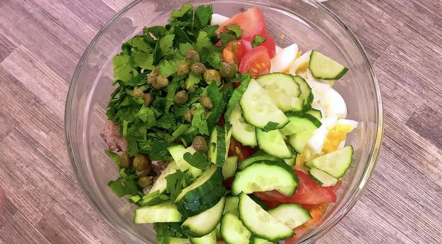 Салат с тунцом консервированным и фасолью: шаг 3