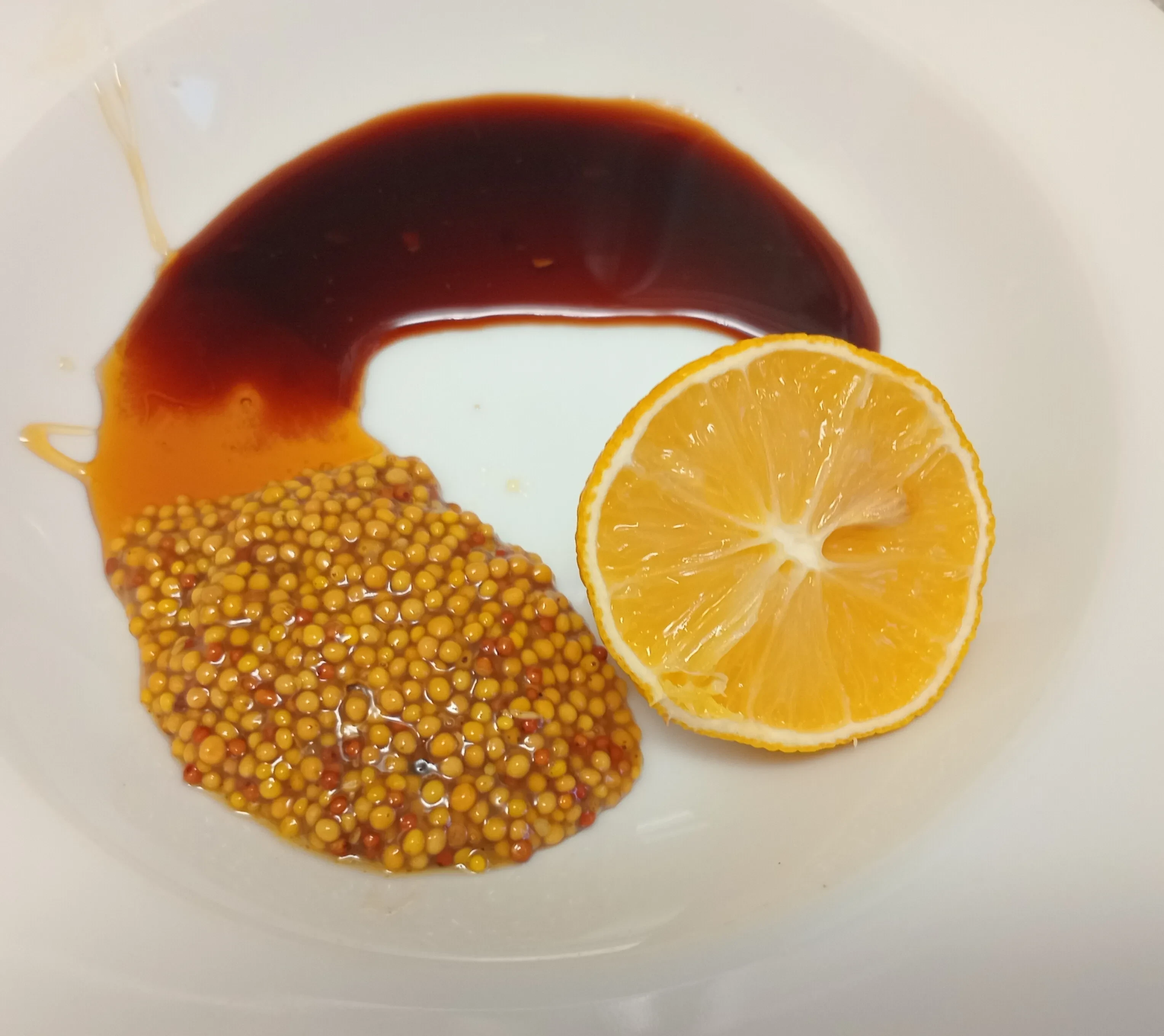 Салат с заправкой из зернистой горчицы: шаг 3