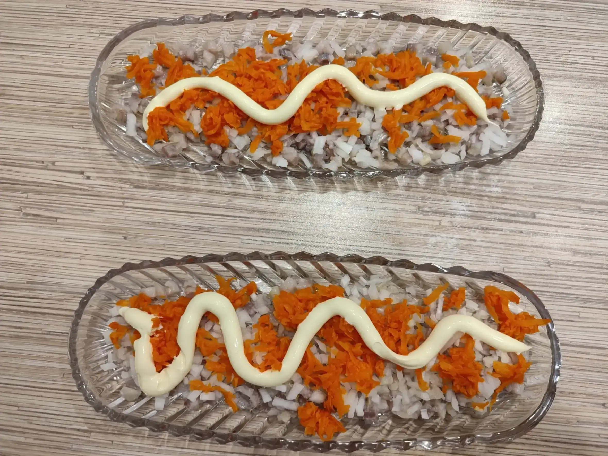 Салат «Селёдка под шубой»: шаг 3