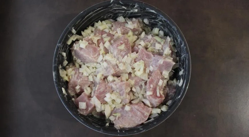 Шашлык в электрошашлычнице: шаг 3