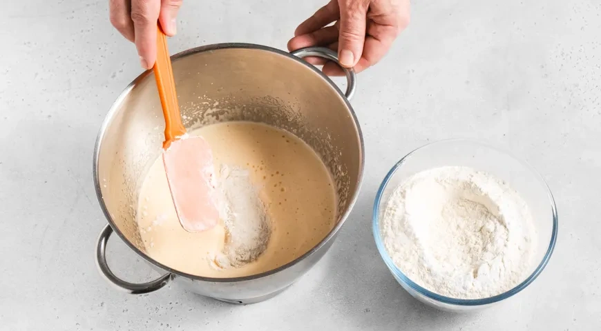 Сладкий пирог на кефире в мультиварке: шаг 3