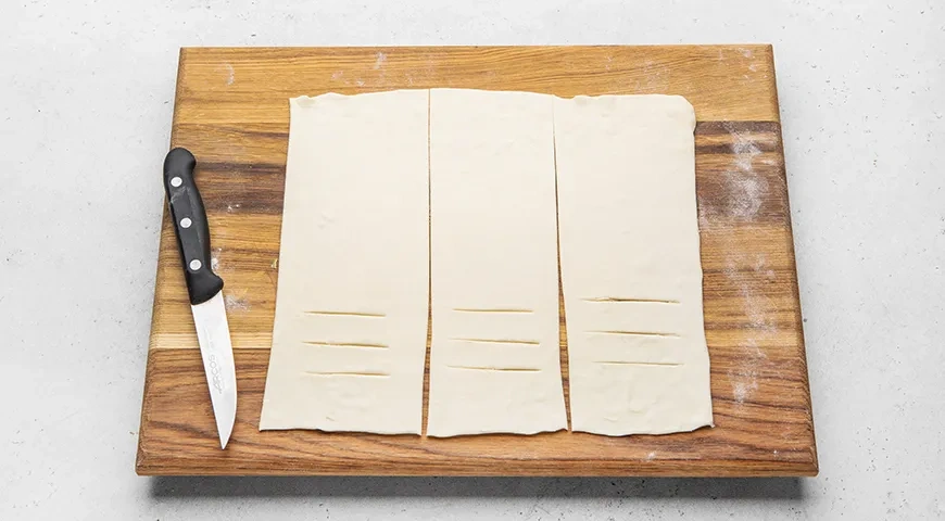 Слойки с повидлом: шаг 3