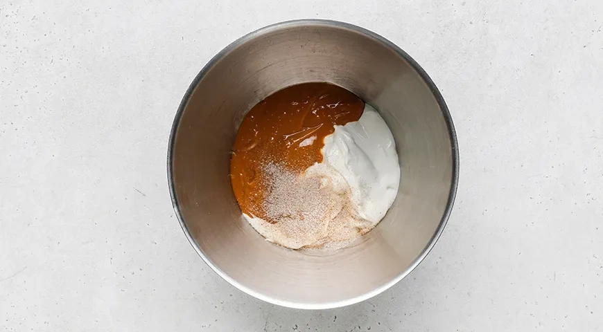 Сметанный крем с вареной сгущенкой: шаг 3