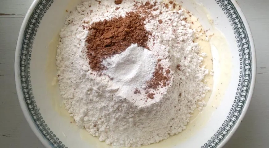 Сметанный пирог с фруктами: шаг 3