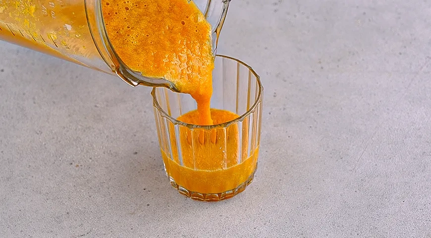 Смузи из моркови, яблока и апельсина: шаг 3