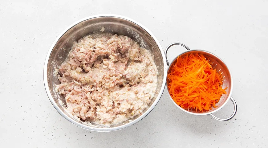 Сочные котлеты из кролика: шаг 3