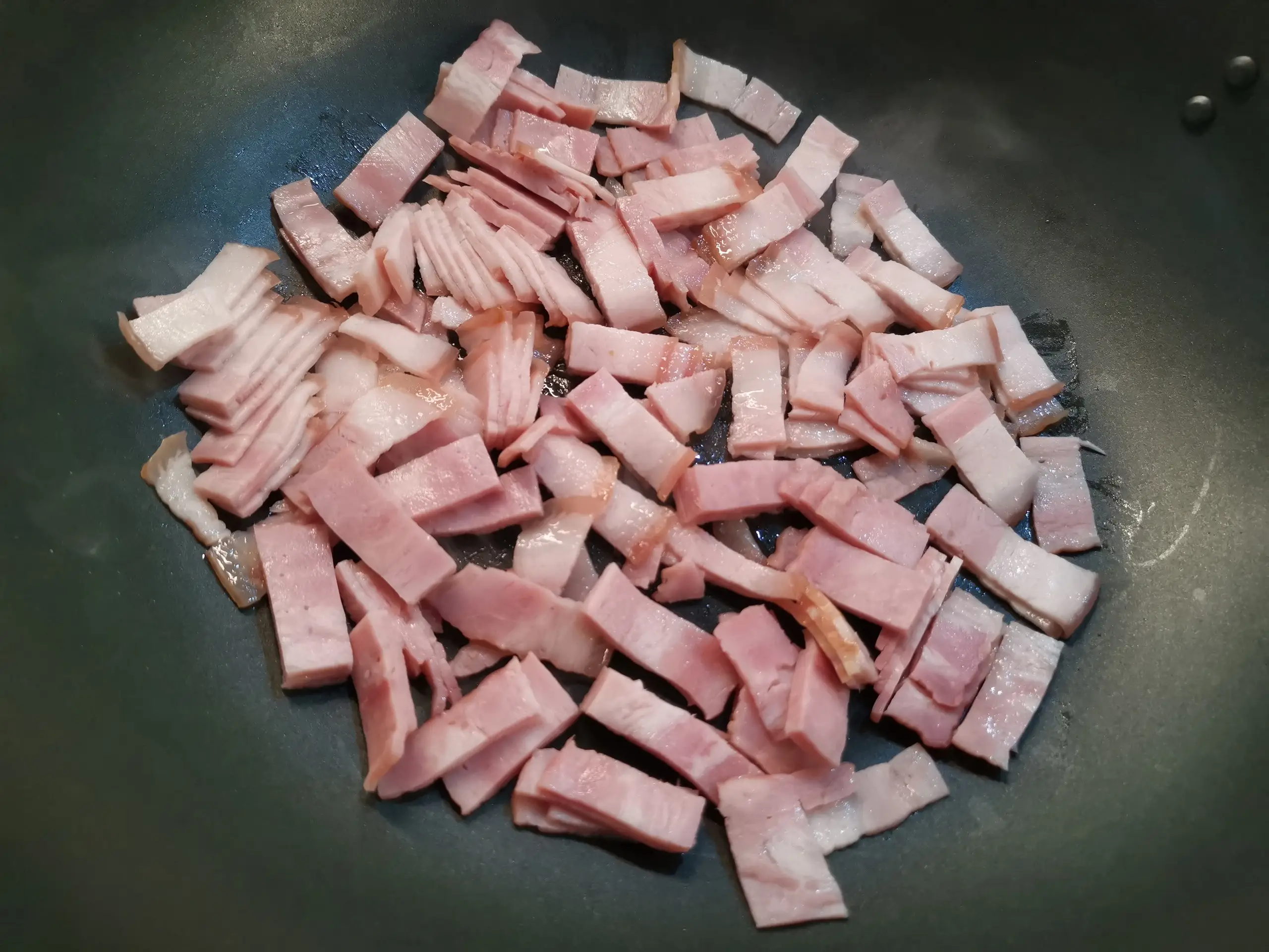 Шаг 3: Солянка с сосисками