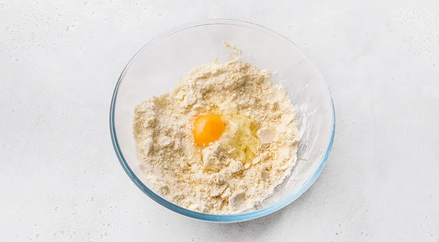 Сосиски в тесте, с овощами и сыром: шаг 3