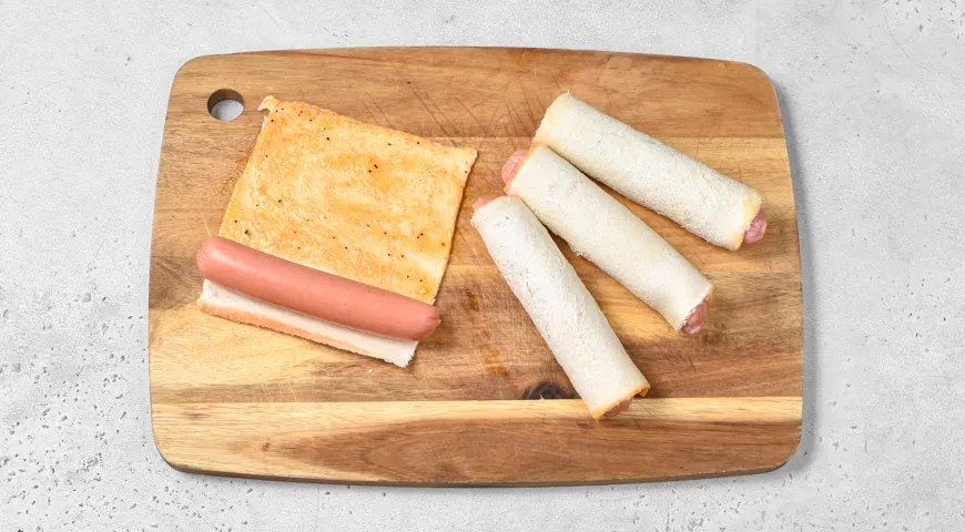 Сосиски в тостовом хлебе: шаг 3