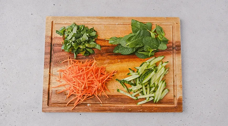 Спринг-роллы с креветками: шаг 3