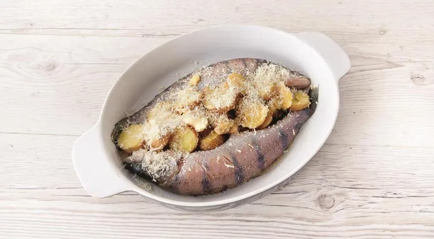 Судак с картофелем и пореем: шаг 3