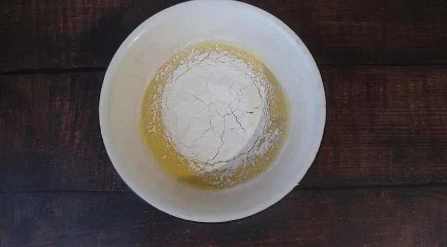 Суп на куриных окорочках с домашней лапшой: шаг 3