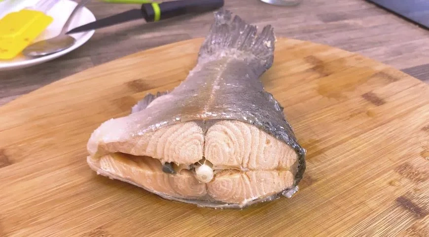 Суп с красной рыбой и сливками: шаг 3