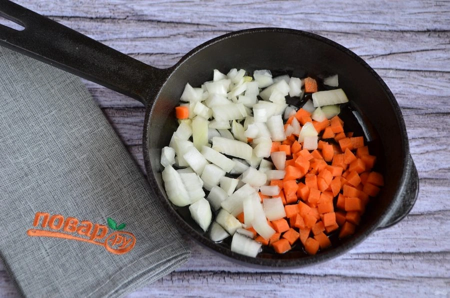 Шаг 3: Супом с сырными рулетиками